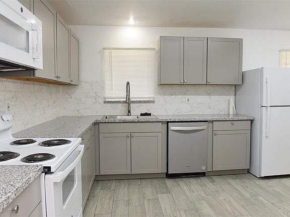 2nd image of 6414 Grape St