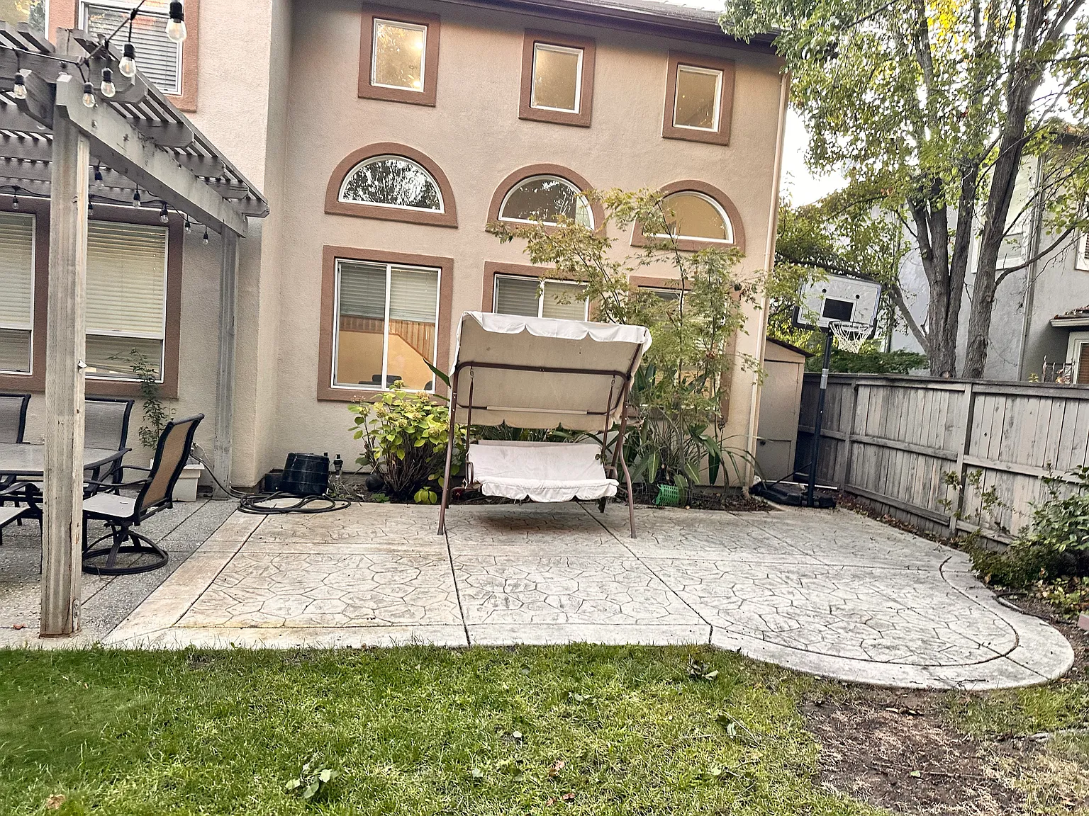 4 bed, 2277 sqft, $3,495 — Photo 2