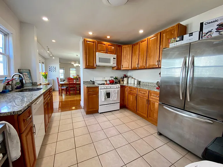39 Westford St #1 — Photo 16