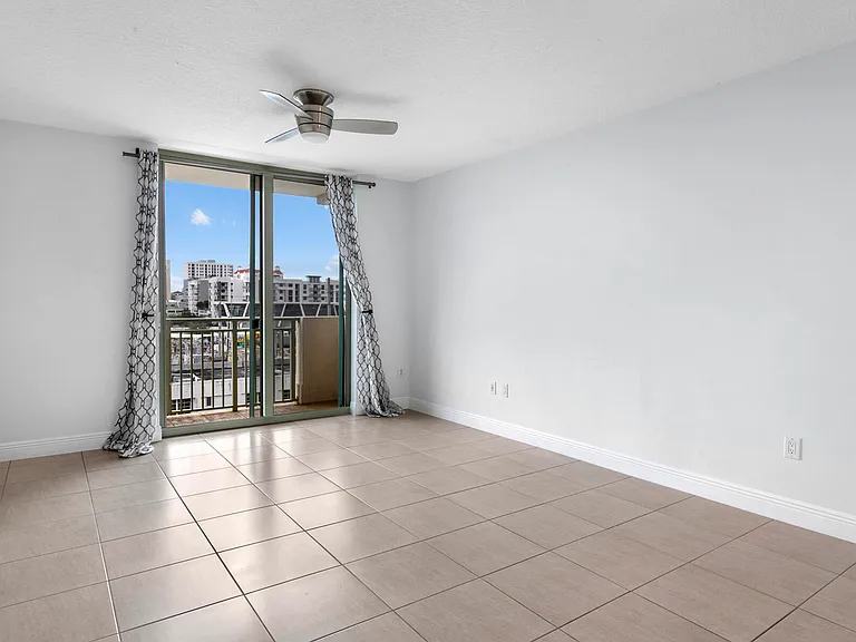 610 Clematis St #418 — Photo 5