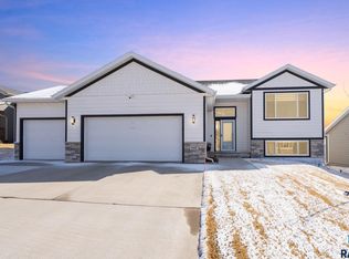 300 S Tumble Creek Ave, Sioux Falls, SD 57110