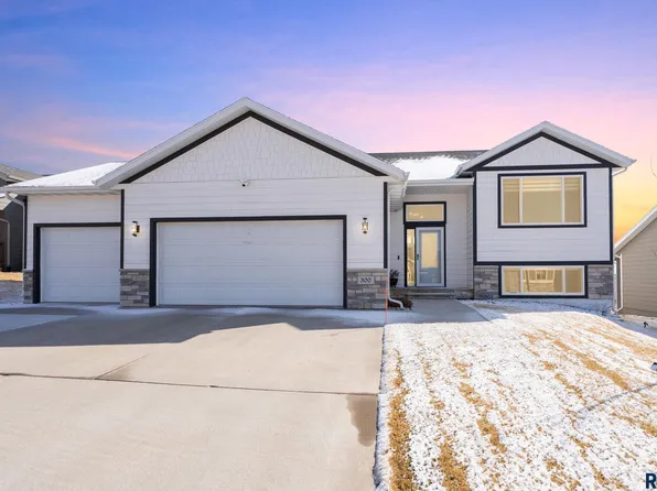 300 S Tumble Creek Ave, Sioux Falls, SD 57110