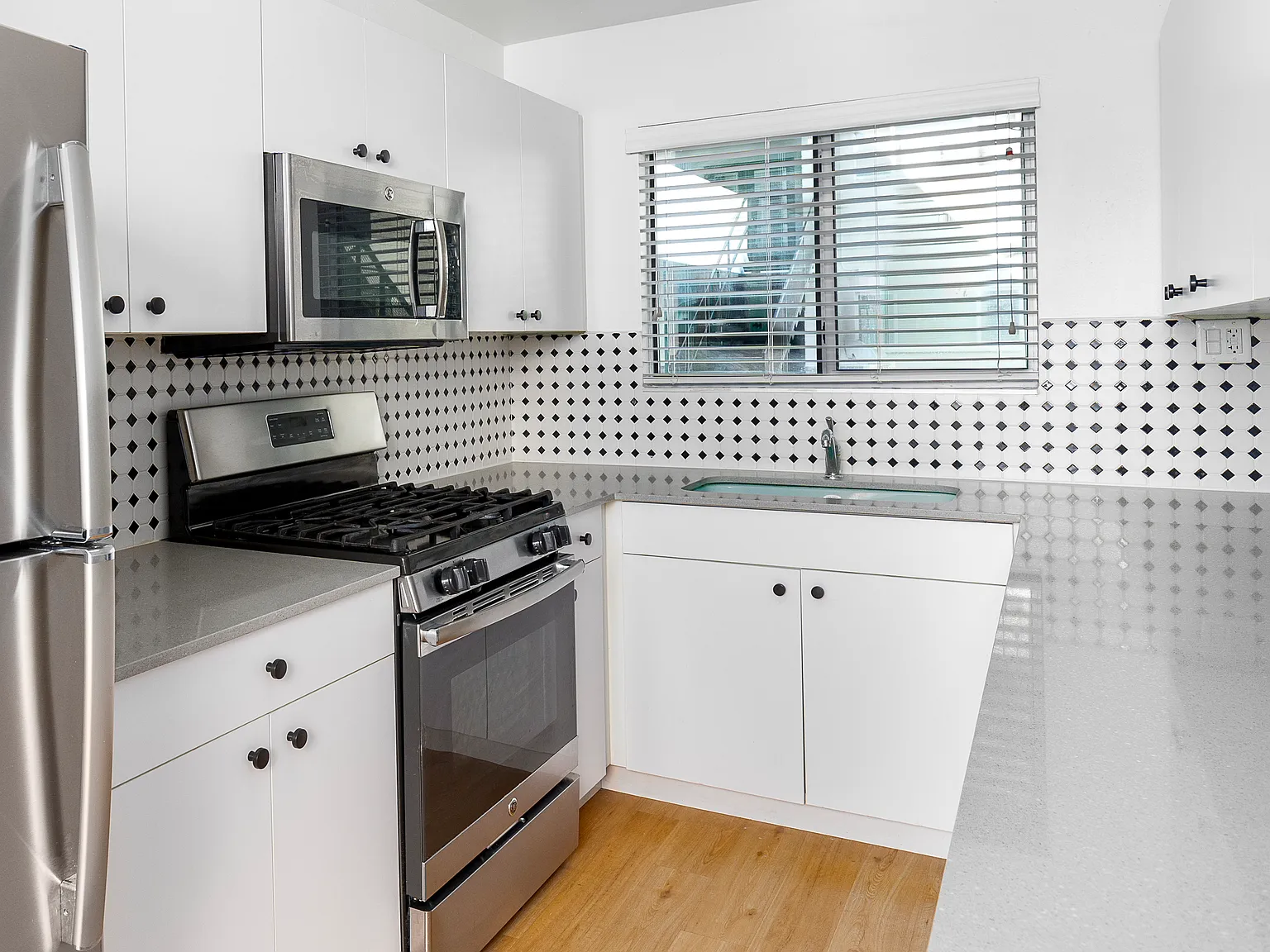 Skylar Apartments — Photo 4