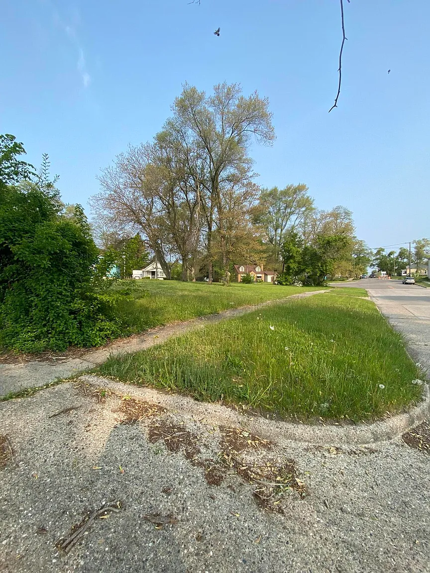 1357 7th St photo 1