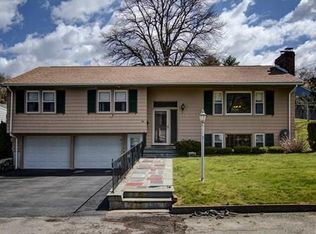 55 Tomahawk Rd, Arlington, MA 02474