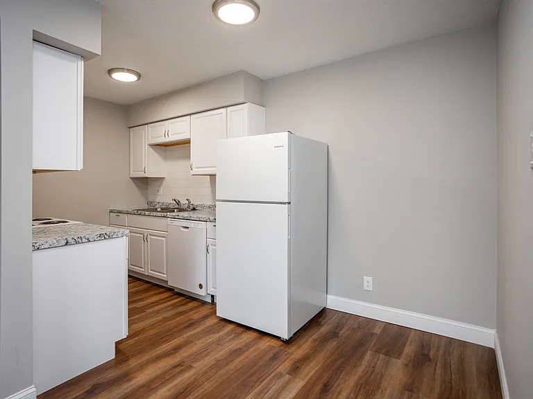 Creek Ridge Apartments — Photo 3
