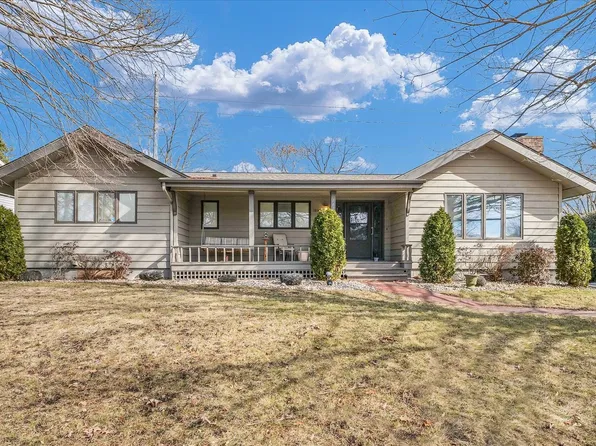 1616 E Fairlawn Dr, Urbana, IL 61802