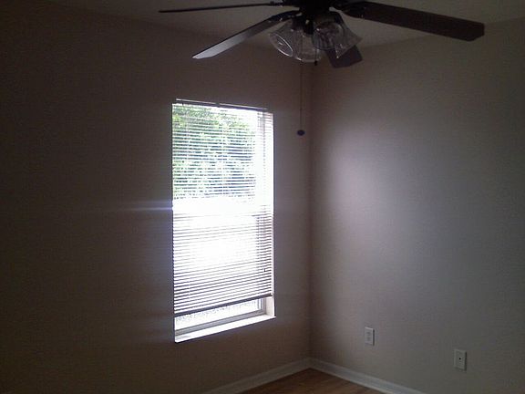 4th image of 378 Lisa Karen Cir