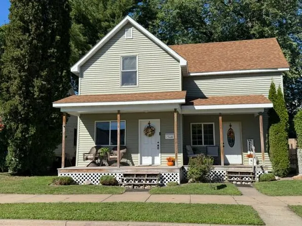 607 Carrie St, Sault Sainte Marie, MI 49783