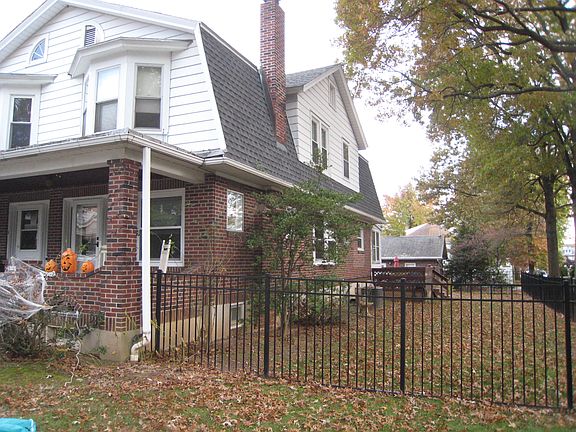 4th image of 2340 Highland St