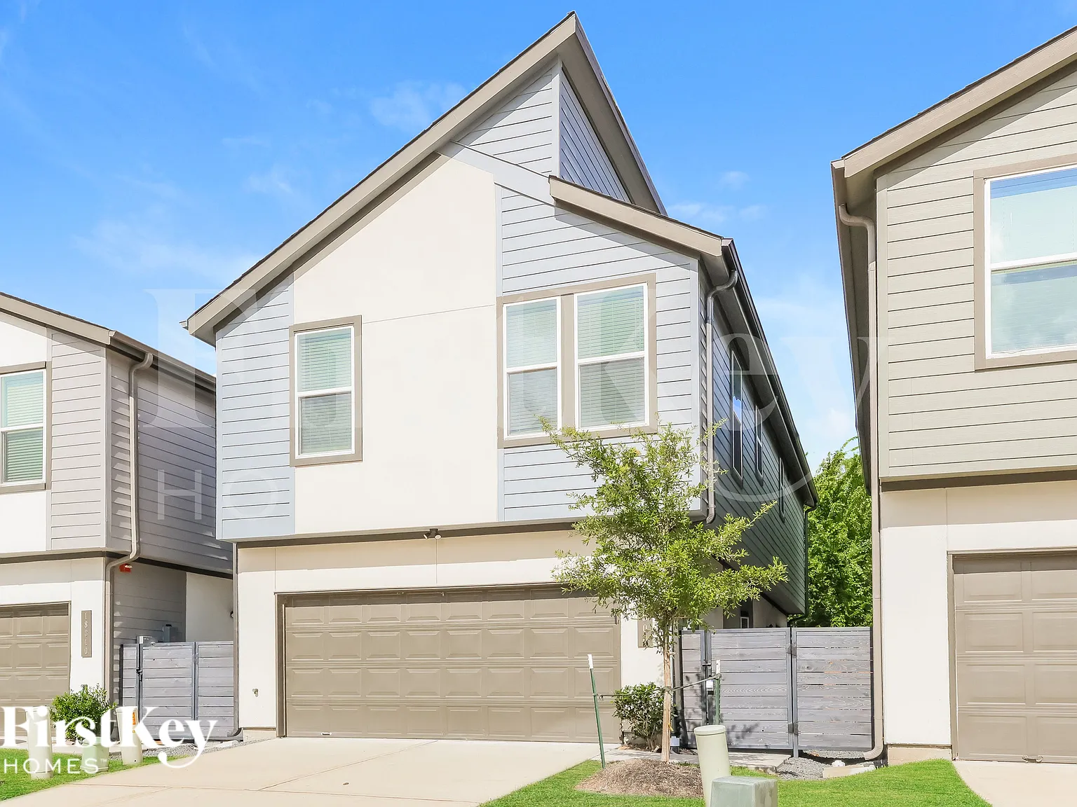 3 bed, 2.5 bath, 1350 sqft, $2,085 — Photo 2