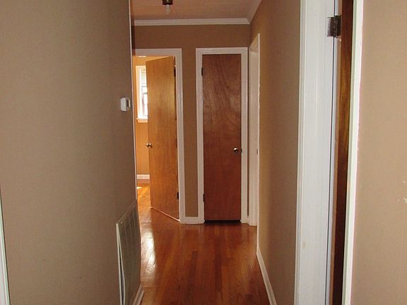 4th image of 21179 Lucille Rd