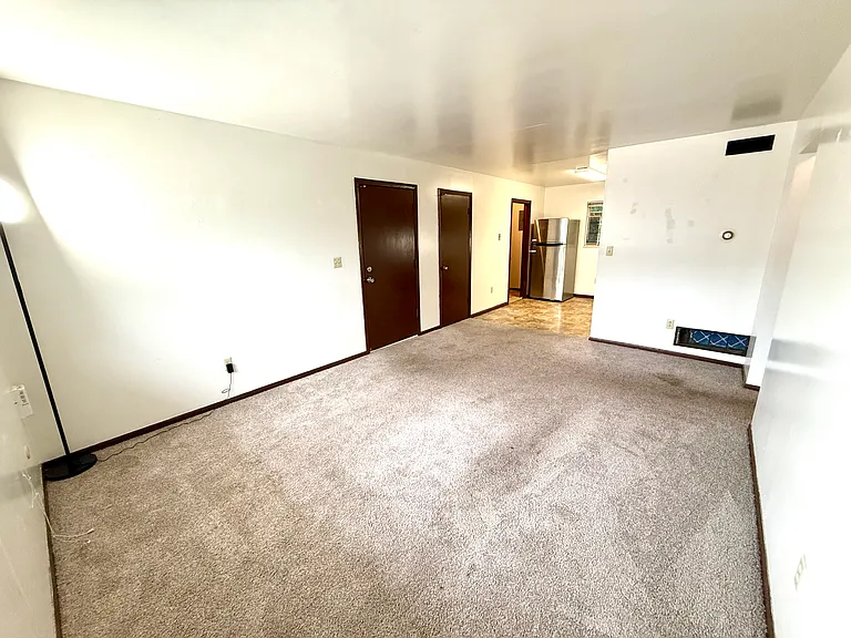 1549 Glenn Ave — Photo 5