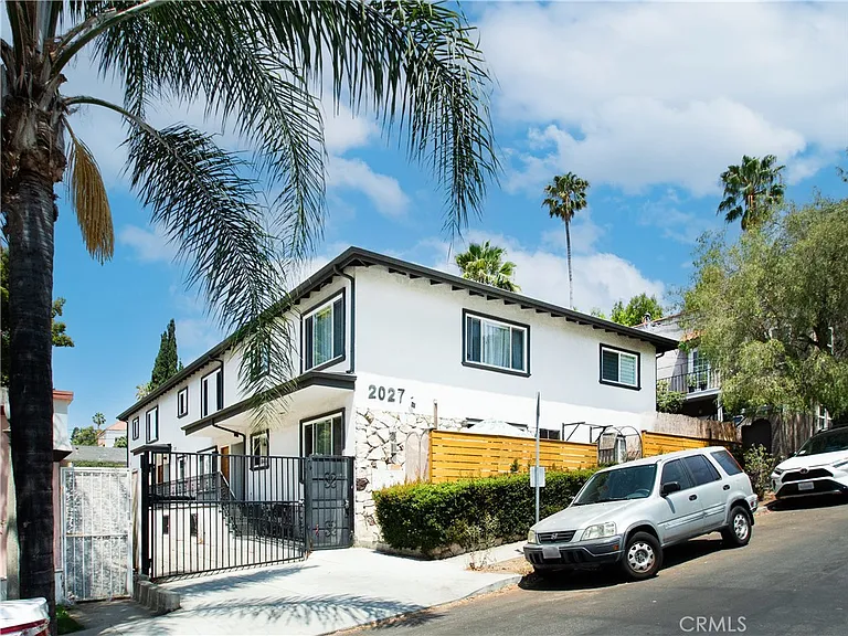 2027 Vista Del Mar St #6 — Photo 1