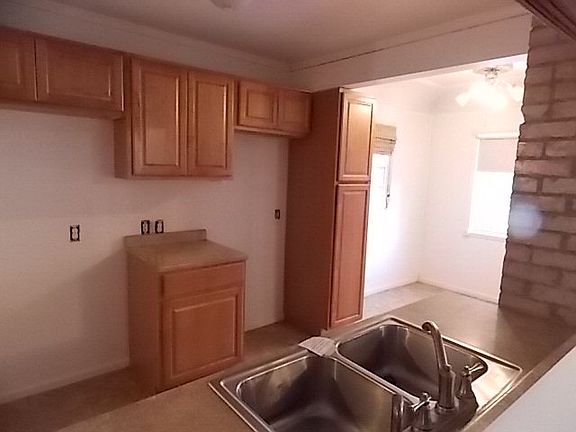 4th image of 325 E 13th St