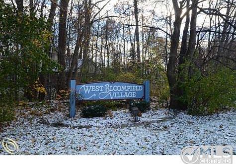 5888 Shaun Subdivision Entrance