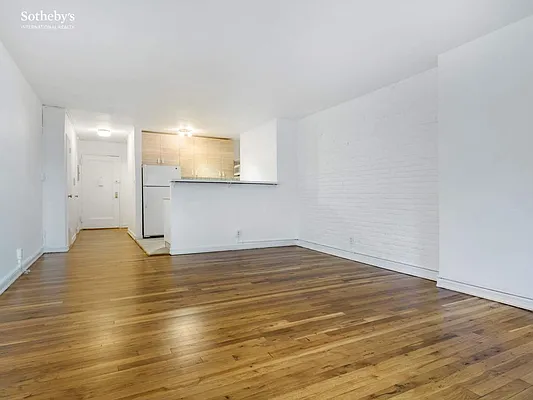 Rented by Sotheby's International Realty | media 10