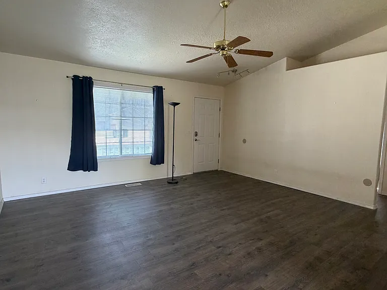 899 W Waterbury Dr — Photo 4