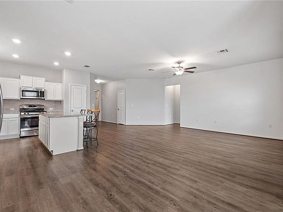 3rd image of 7405 Spring Ray Dr