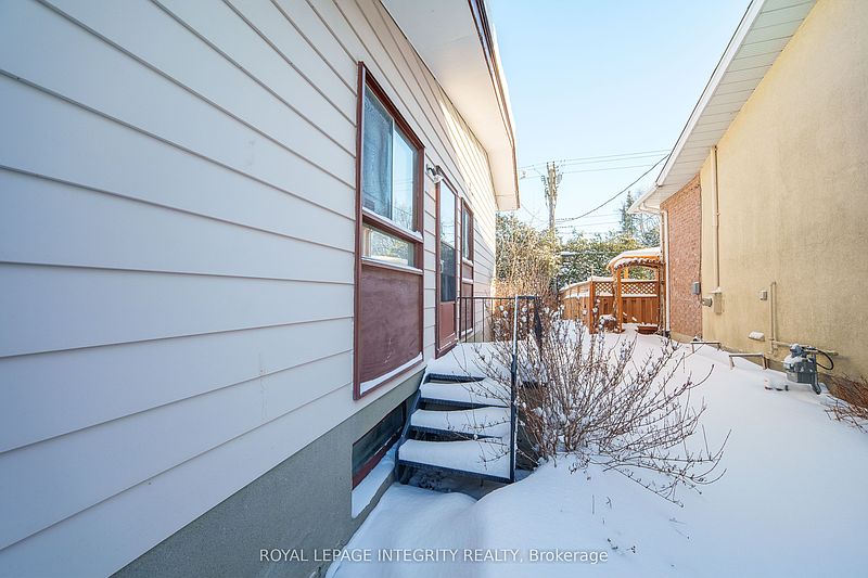 Ottawa House for rent - 4 Bedrooms — photo 15