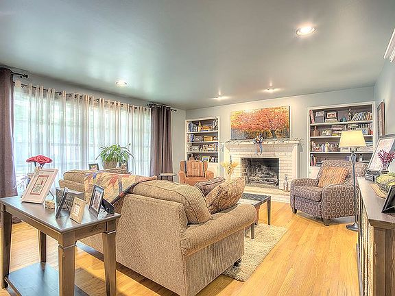 5th image of 3416 Lauderdale Ln