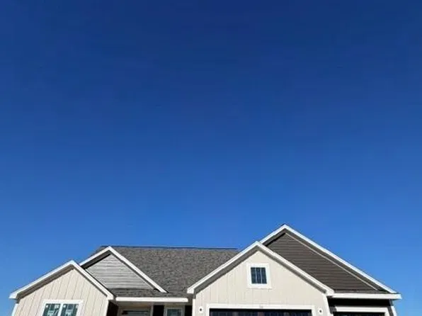 526 Talbots Woods DRIVE, Dousman, WI 53118