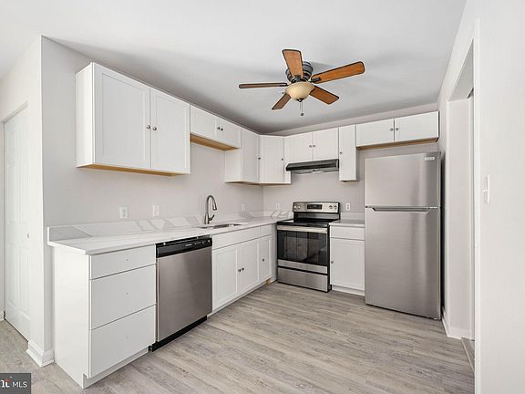 3rd image of 113 Powhatan Ct #105