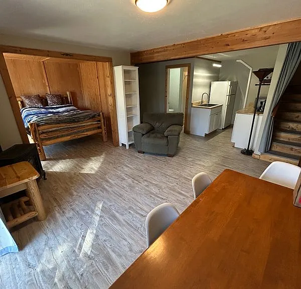 135 Forest Pl — Photo 3