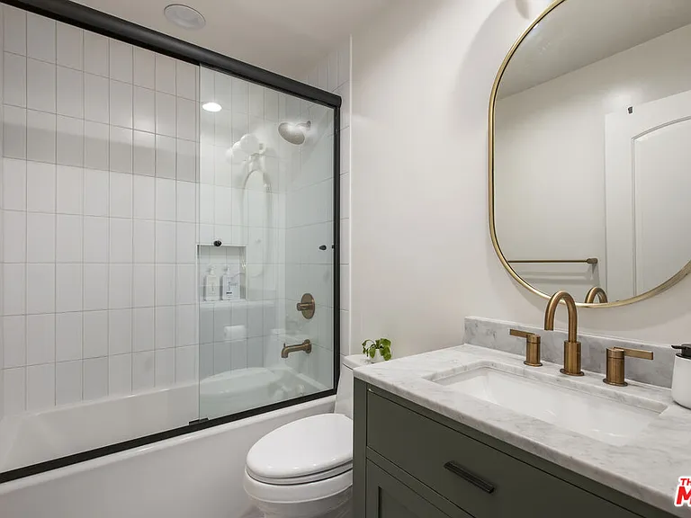 1132 N Reese Pl — Photo 27