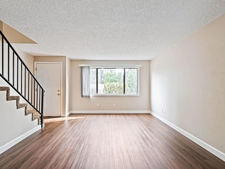 19300 SE River Rd #19300 — Photo 6