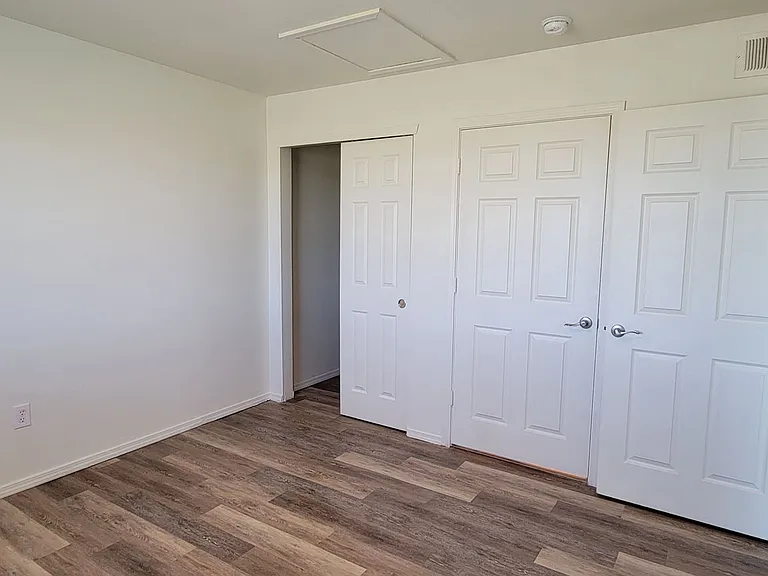 3205 N Main St — Photo 12