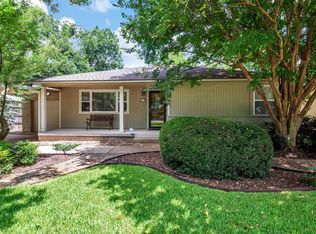 115 E Scotland Dr, Irving, TX 75062