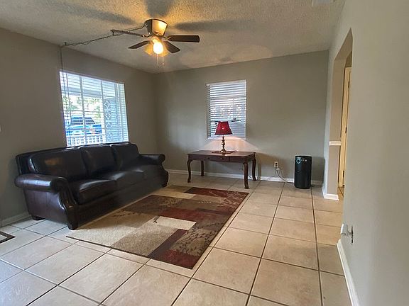 5th image of 5923 Green Hill Ln