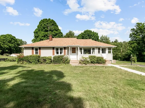 89 North St, Douglas, MA 01516