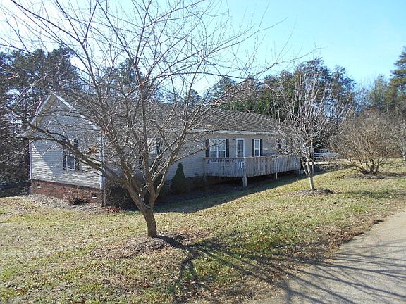 3rd image of 122 Silver Pine Ln