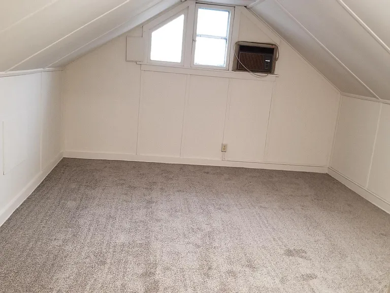 2625 University Ave — Photo 12