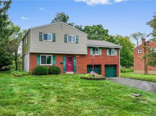 703 Galway Dr, Bethel Park, PA