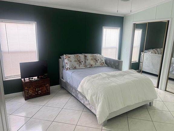 5th image of 102 Marine Court #496