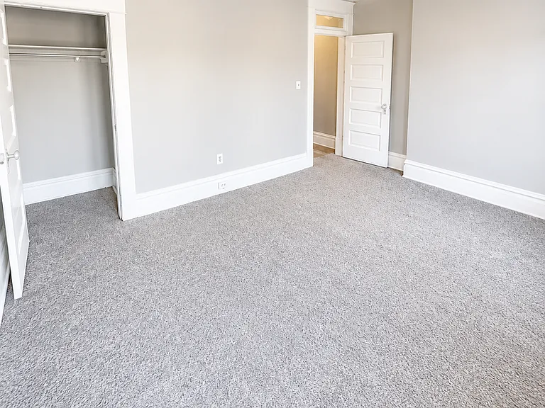 390 E Whittier St — Photo 4