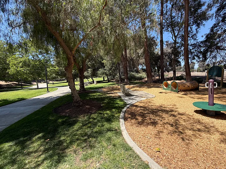 24111 Del Monte Dr #3 — Photo 40