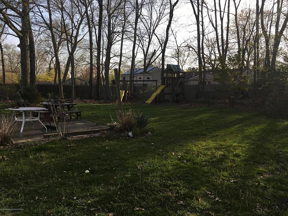 2nd image of 464 Brewers Bridge Rd