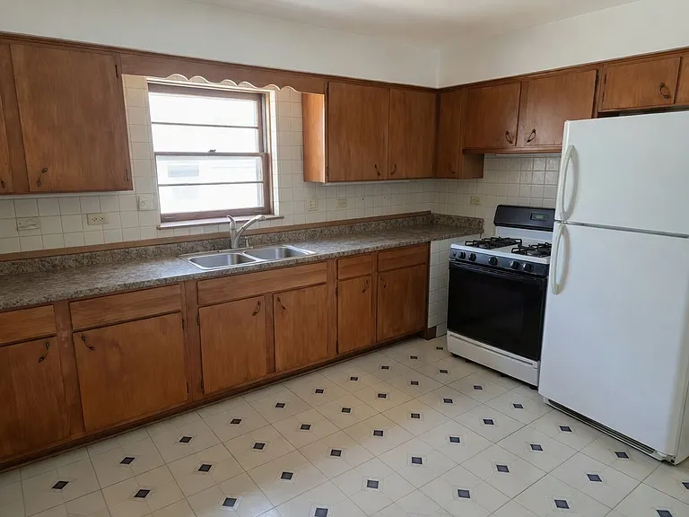 1131 Hannah Ave #1 — Photo 5