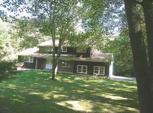 32 Greenlawn Rd, Katonah, NY 10536