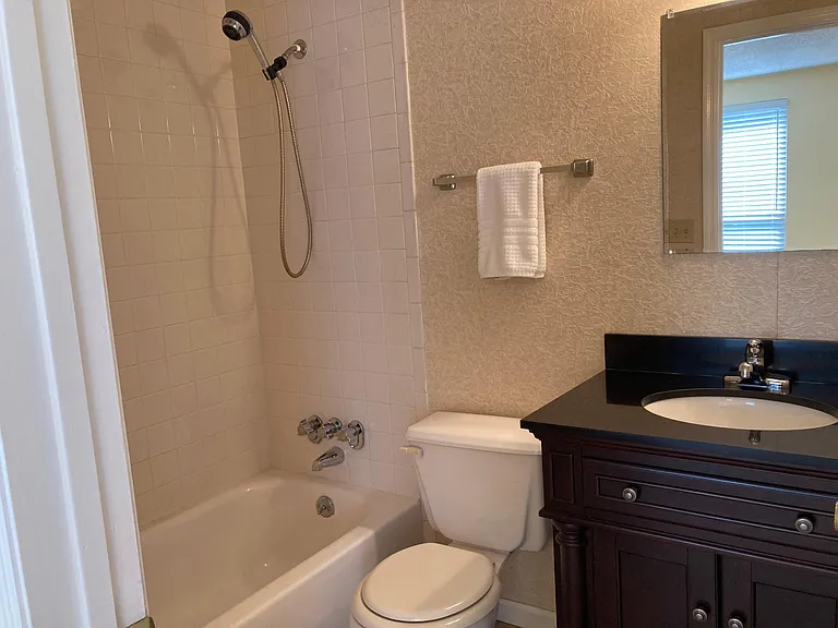 1034 Riverbend Club Dr SE — Photo 19