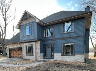 350 S Division St, Braidwood, IL 60408