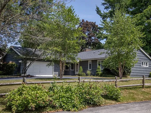 5 Bradford Dr, Syracuse, NY 13224