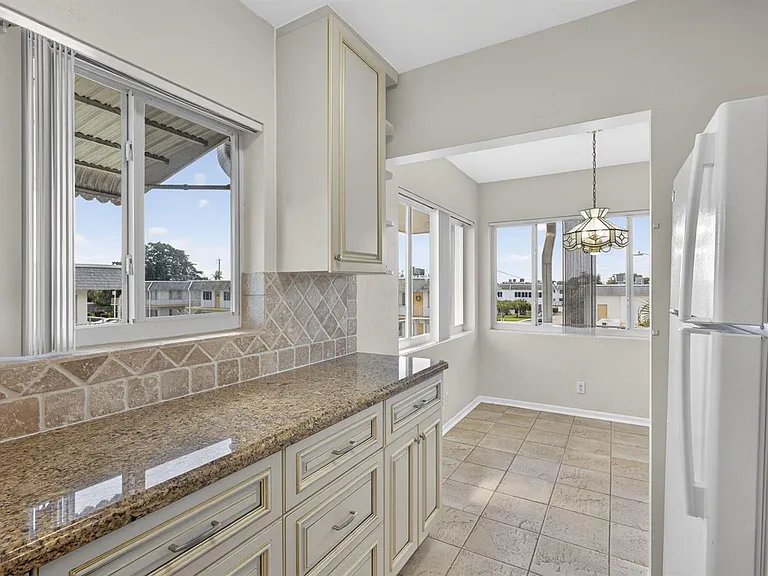 3402 Cynthia Ln #201 — Photo 23