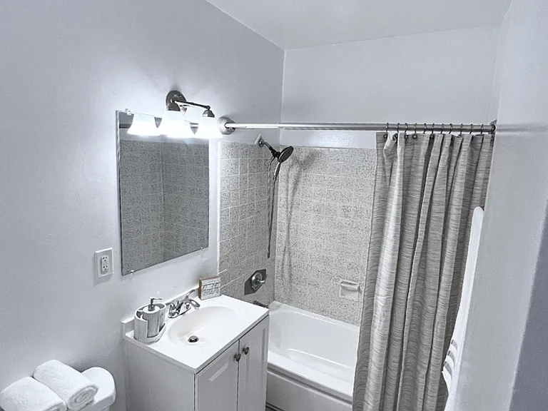 26110 Narbonne Ave — Photo 40