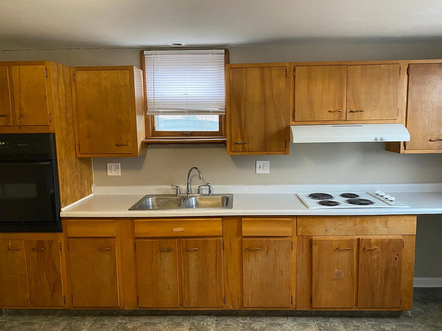 2 bed, 900 sqft, $975 — Photo 2