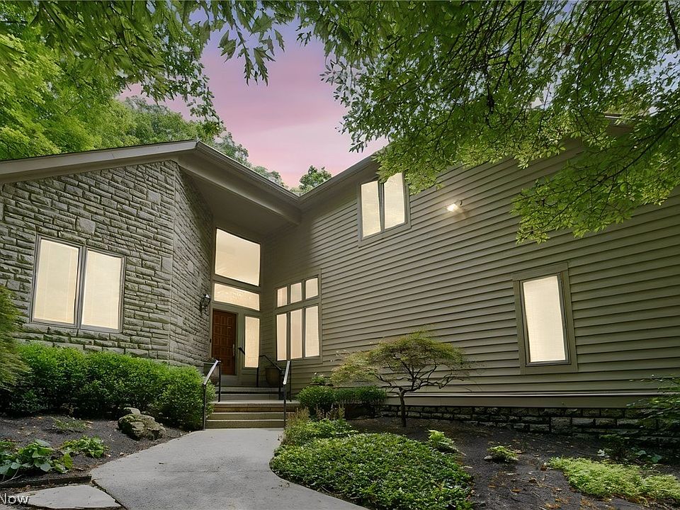1st image of 388 Lily Pond Ct